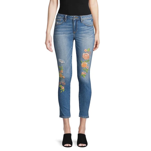 Miss Me Denim - Miss Me Floral Embroidered Crop Jeans New Pics!